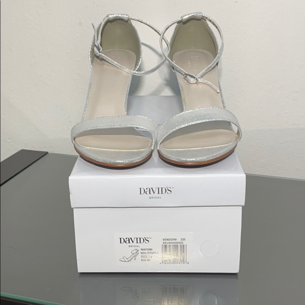 New, David’s Bridal Nayomi Silver Heels